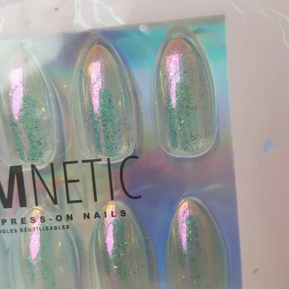 GLAMNETIC ! Reusable Press On Nails - Picture 4 of 4